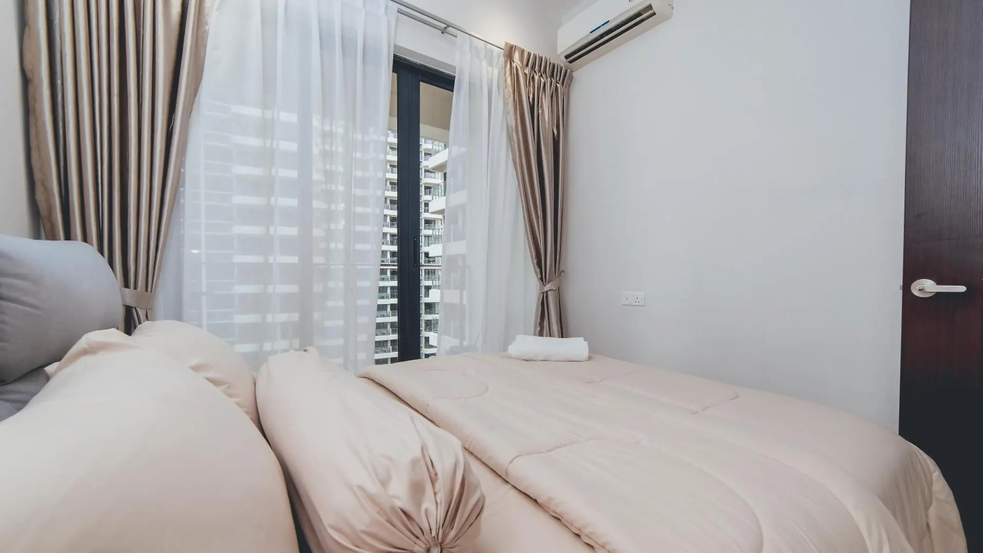 Danga Bay Coastal Horizon 3Br 8Pax W 3Balcony By Our Stay Johor Bahru 0*,  Malaysia