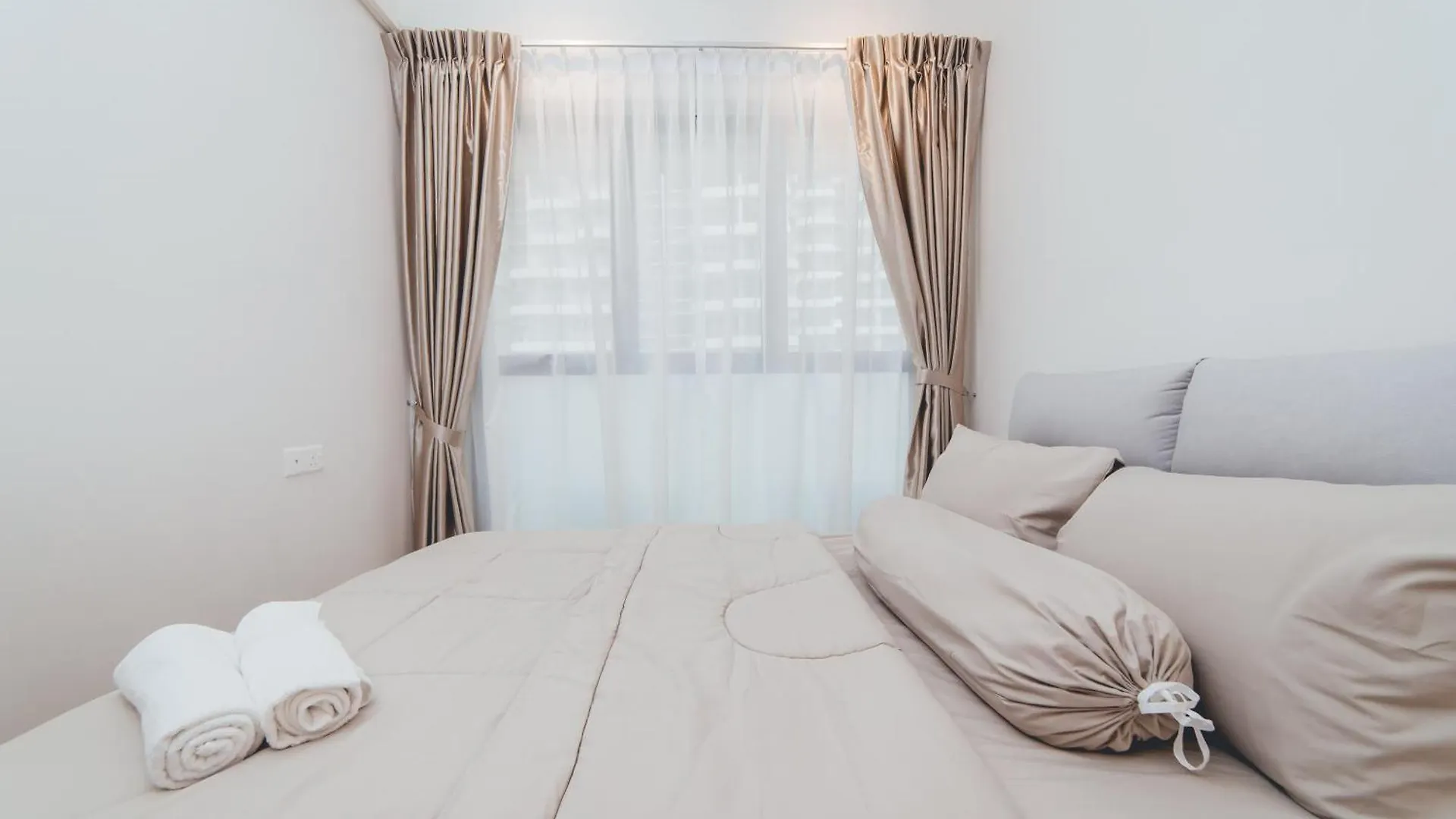 Danga Bay Coastal Horizon 3Br 8Pax W 3Balcony By Our Stay Johor Bahru Apartment