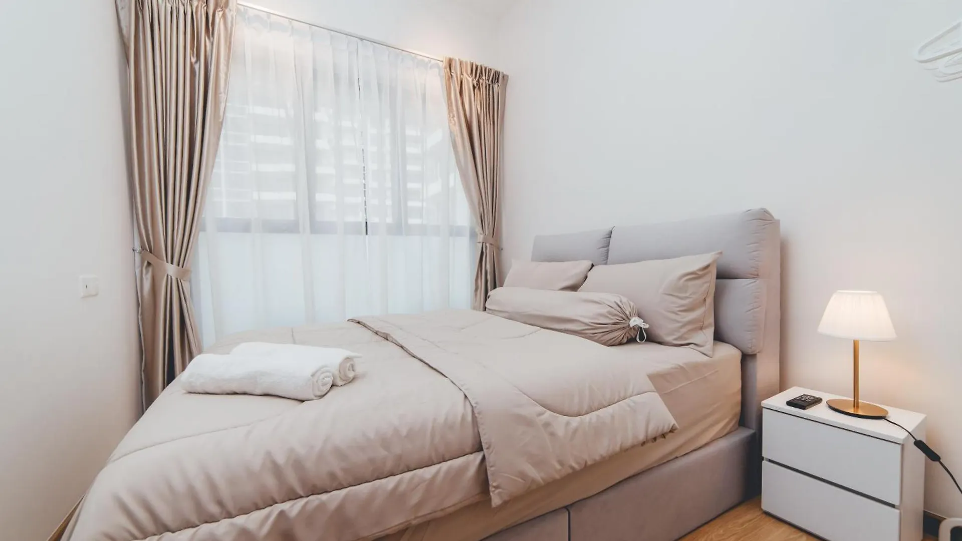 Danga Bay Coastal Horizon 3Br 8Pax W 3Balcony By Our Stay Johor Bahru Apartment